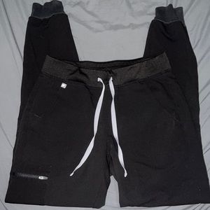 FIGS jogger scrubs. Black. Small/tall